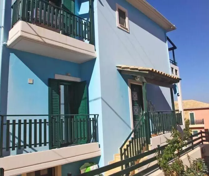 Residenssi Charming 4 Bed House In Nikiana