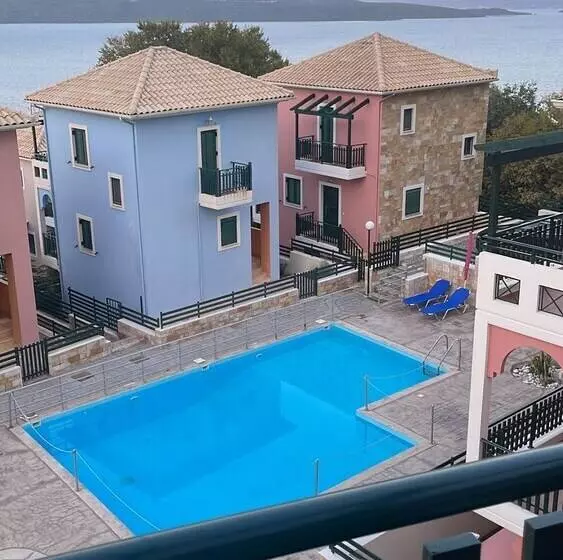 Residenssi Charming 4 Bed House In Nikiana