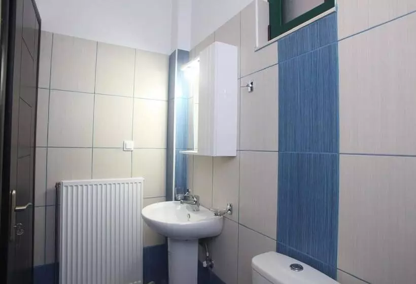 Residenssi Charming 4 Bed House In Nikiana