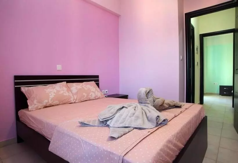 Residenssi Charming 4 Bed House In Nikiana