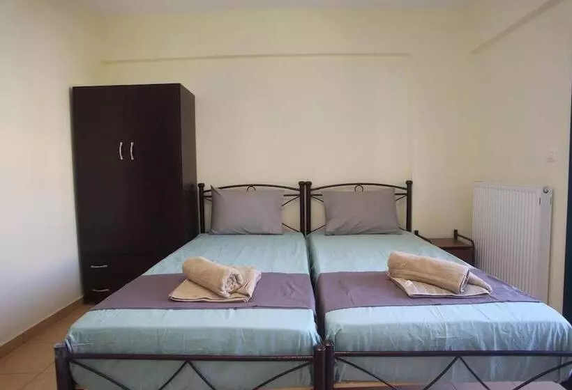 Residenssi Charming 4 Bed House In Nikiana