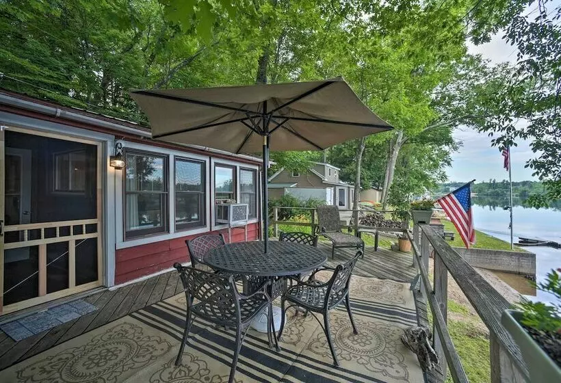 Riverfront Escape W/ Dock: 19 Mi To Saratoga!