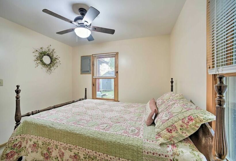 Riverfront Escape W/ Dock: 19 Mi To Saratoga!