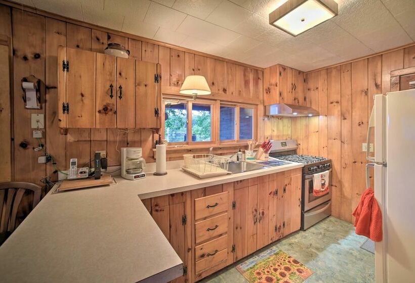 Riverfront Escape W/ Dock: 19 Mi To Saratoga!