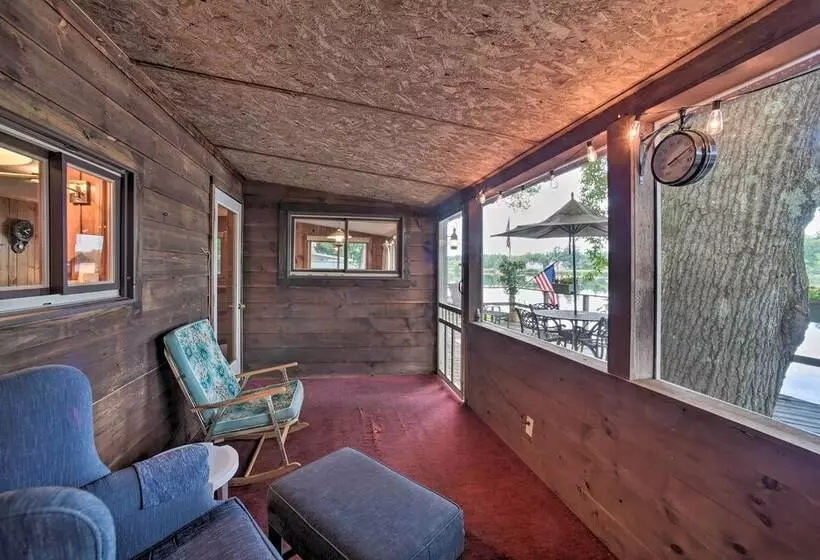 Riverfront Escape W/ Dock: 19 Mi To Saratoga!