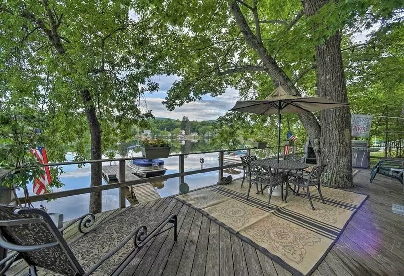 Riverfront Escape W/ Dock: 19 Mi To Saratoga!