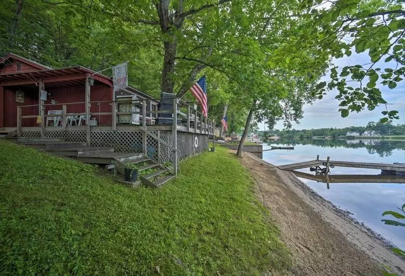 Riverfront Escape W/ Dock: 19 Mi To Saratoga!