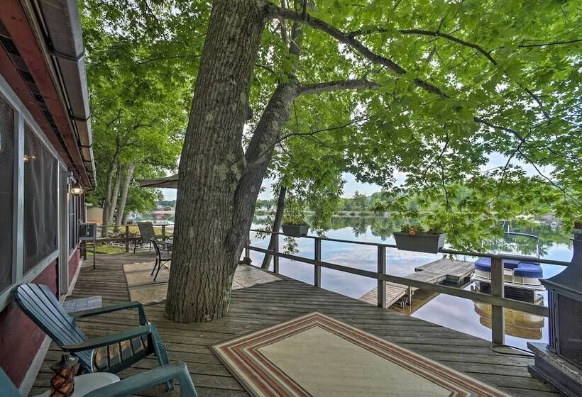 Riverfront Escape W/ Dock: 19 Mi To Saratoga!