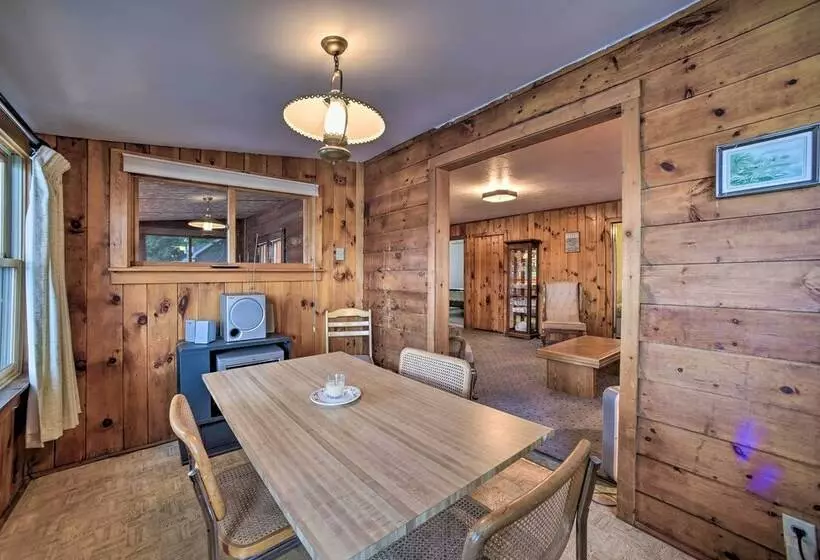 Riverfront Escape W/ Dock: 19 Mi To Saratoga!