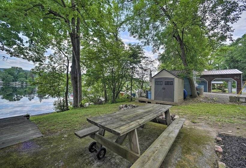 Riverfront Escape W/ Dock: 19 Mi To Saratoga!
