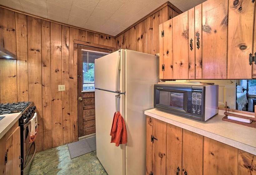 Riverfront Escape W/ Dock: 19 Mi To Saratoga!