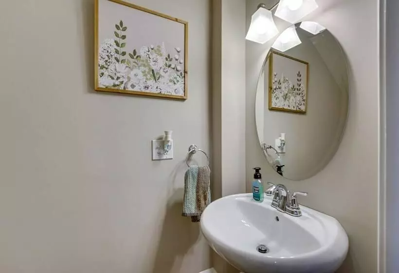 Riverfront St Clair Home   Walk To Downtown!