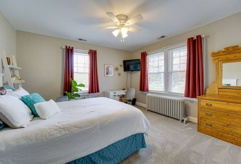 Riverfront St Clair Home   Walk To Downtown!