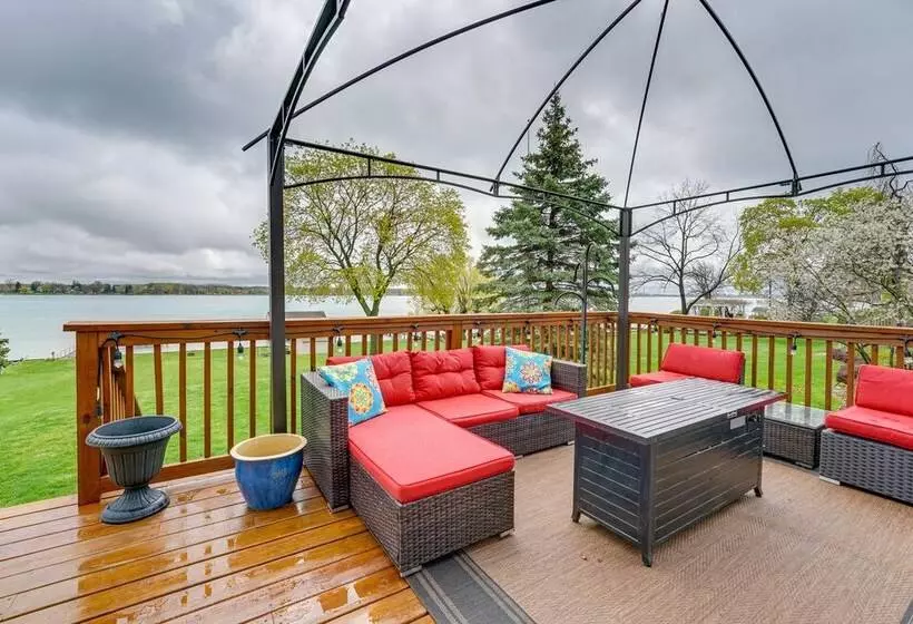 Riverfront St Clair Home   Walk To Downtown!