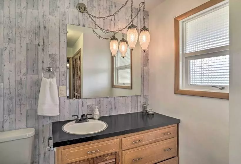 Secluded Albany Escape, Pet Friendly W/ Fee