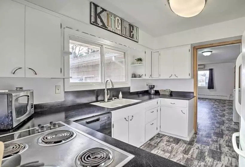 Secluded Albany Escape, Pet Friendly W/ Fee