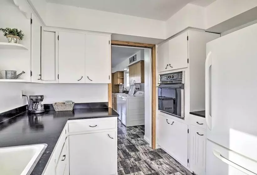 Secluded Albany Escape, Pet Friendly W/ Fee