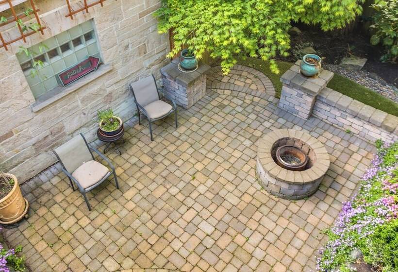 Serene Tacoma Home W/ Furnished Deck & Views!