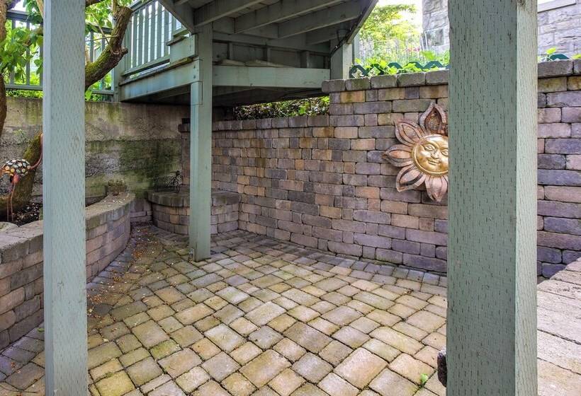 Serene Tacoma Home W/ Furnished Deck & Views!