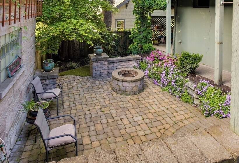 Serene Tacoma Home W/ Furnished Deck & Views!