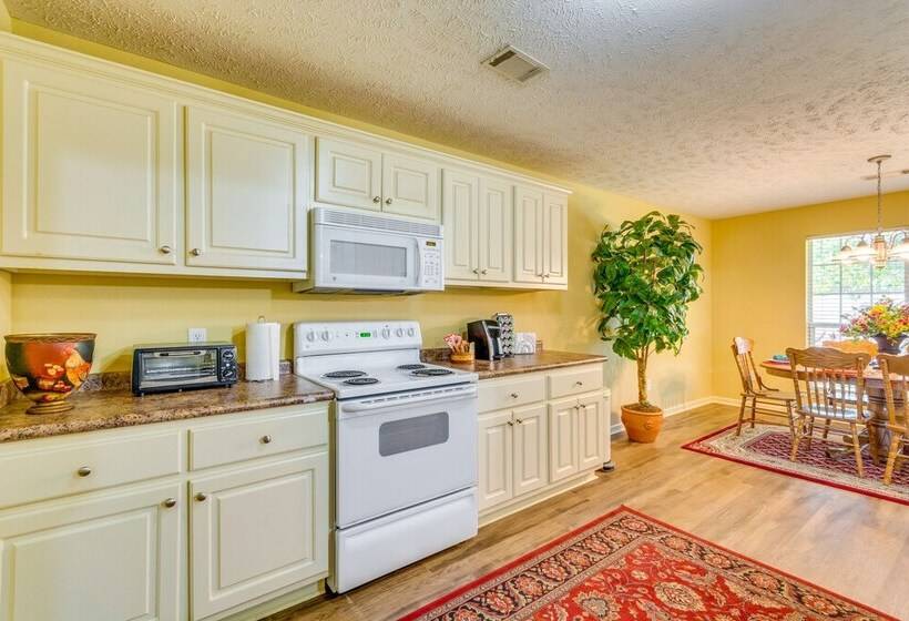 Suburban Conway Vacation Rental: 2 Mi To Uca!