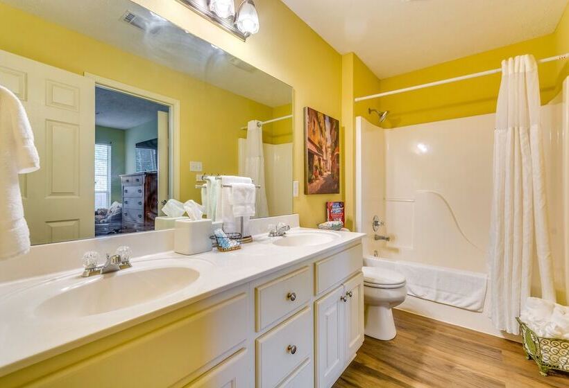 Suburban Conway Vacation Rental: 2 Mi To Uca!