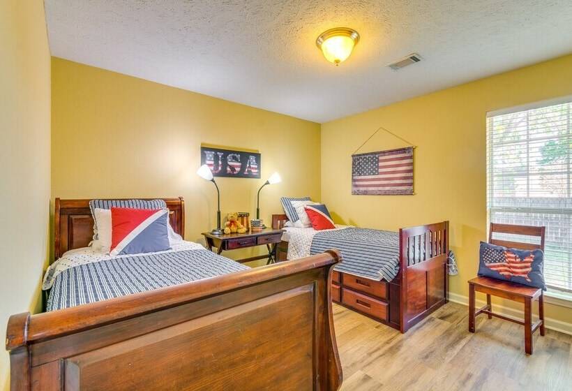 Suburban Conway Vacation Rental: 2 Mi To Uca!