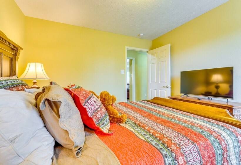 Suburban Conway Vacation Rental: 2 Mi To Uca!