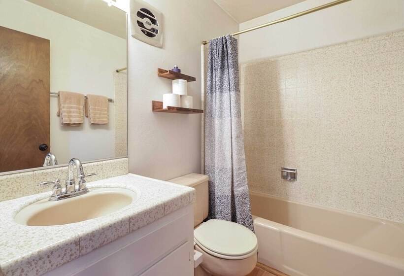 Tahoe City Home W/ Hot Tub: Ski & Soak!