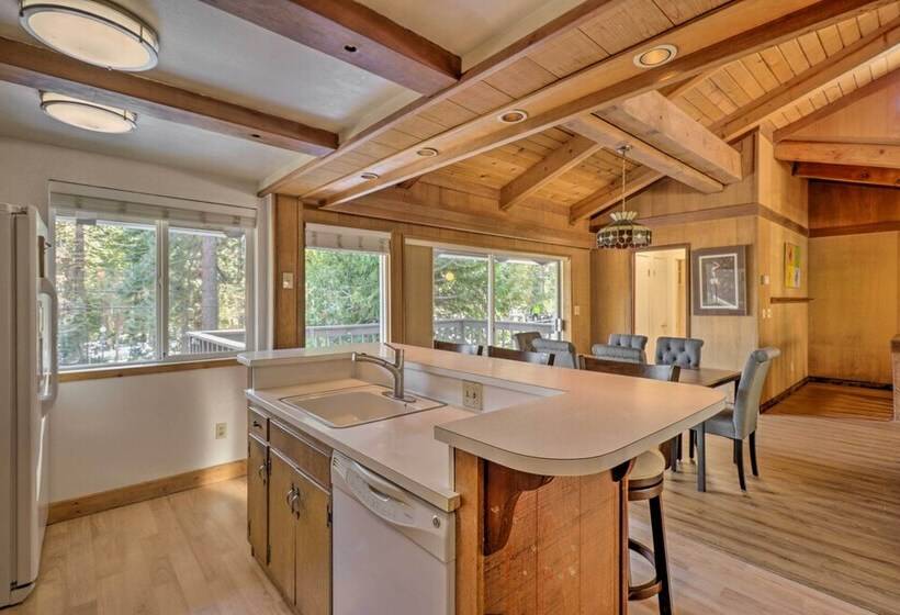 Tahoe City Home W/ Hot Tub: Ski & Soak!