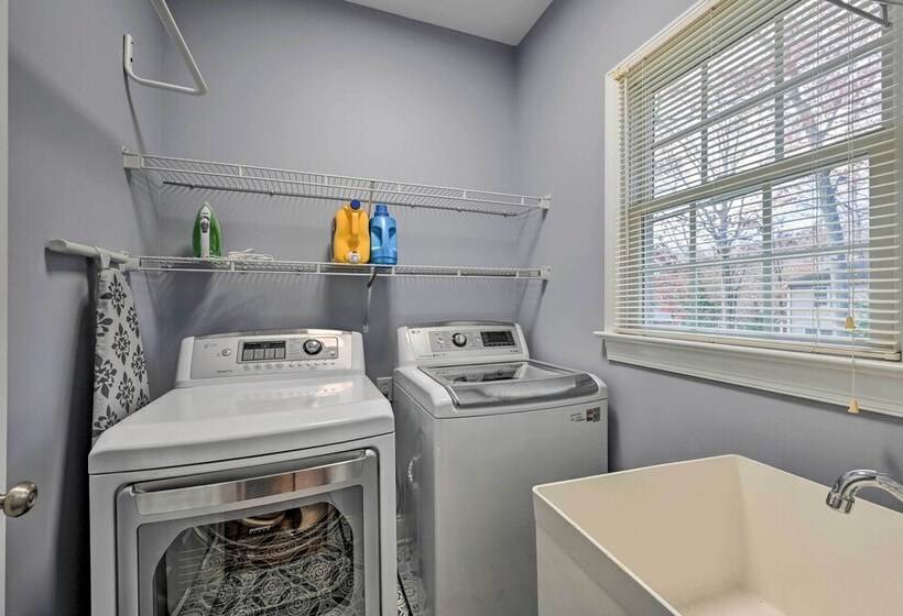 Tranquil Greensboro Home W/ Fire Pit!