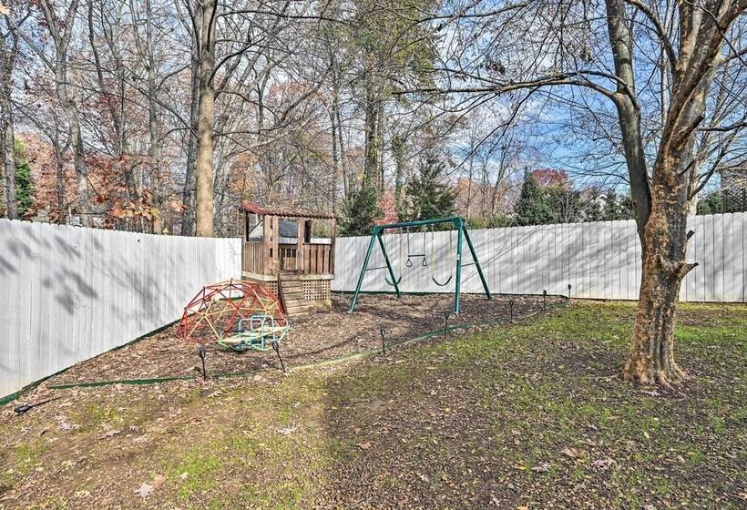 Tranquil Greensboro Home W/ Fire Pit!