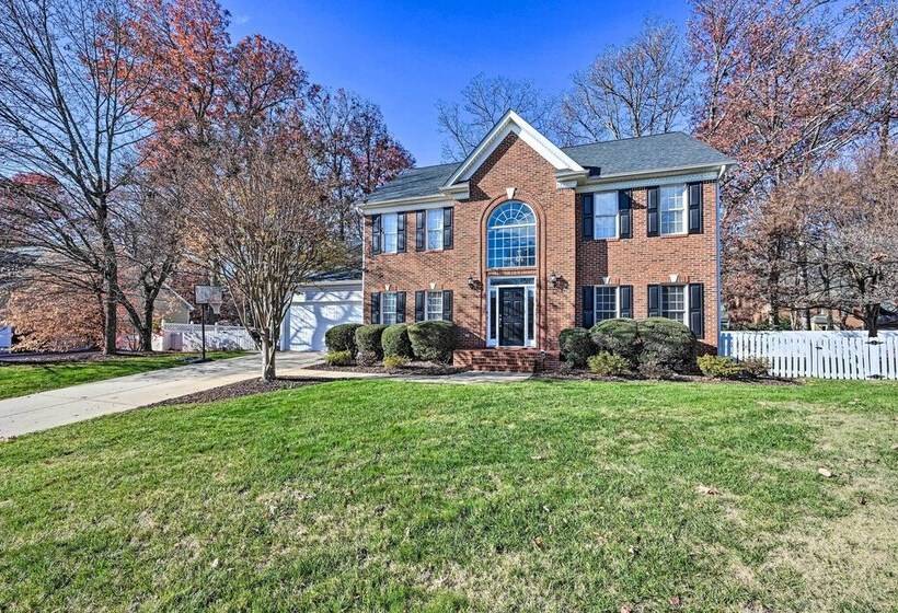 Tranquil Greensboro Home W/ Fire Pit!