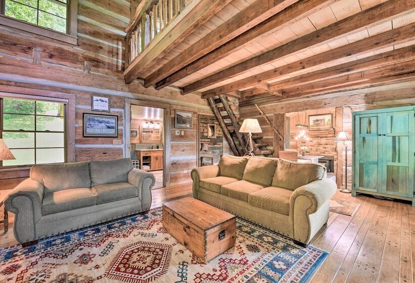 Turkey Hollow Cabin  W/ Stunning Open Views!