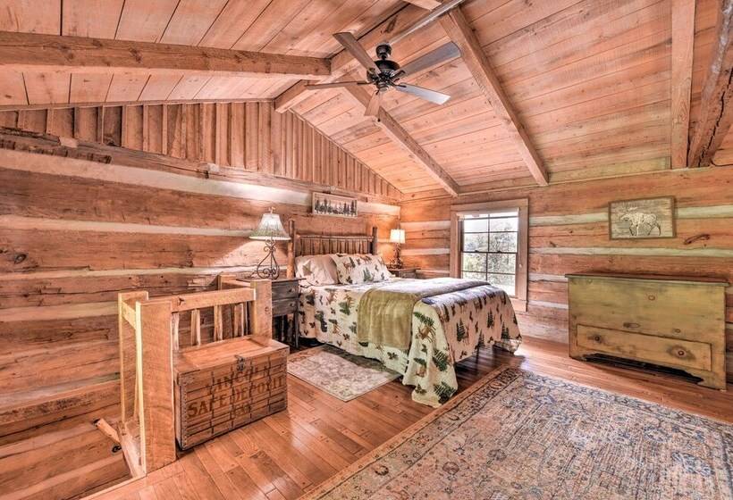 Turkey Hollow Cabin  W/ Stunning Open Views!