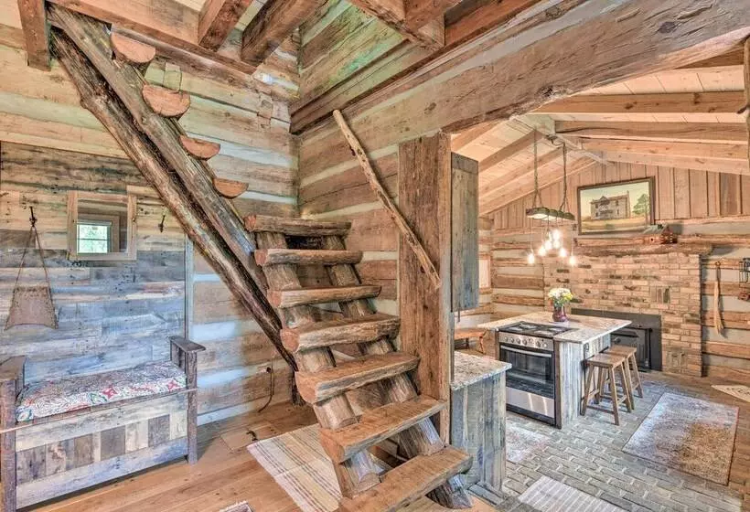 Turkey Hollow Cabin  W/ Stunning Open Views!