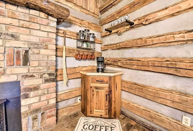 Turkey Hollow Cabin  W/ Stunning Open Views!