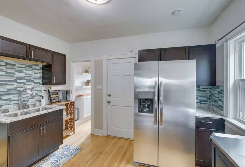 Updated Milwaukee Home, 3 Mi To Lake Michigan!