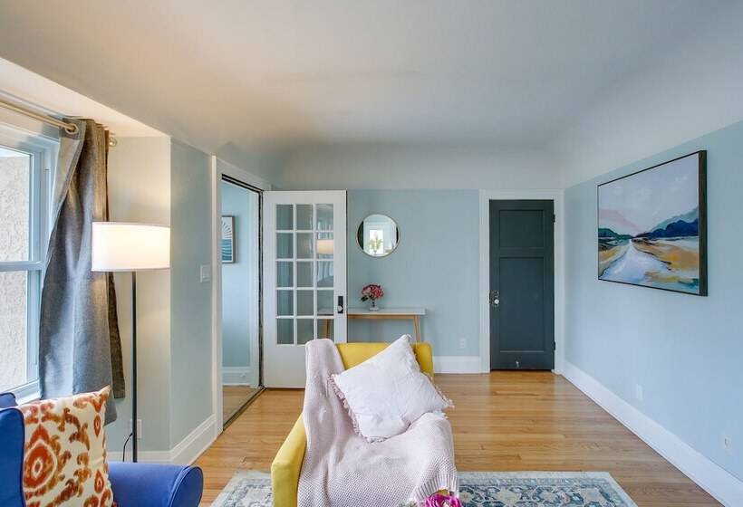 Updated Milwaukee Home, 3 Mi To Lake Michigan!