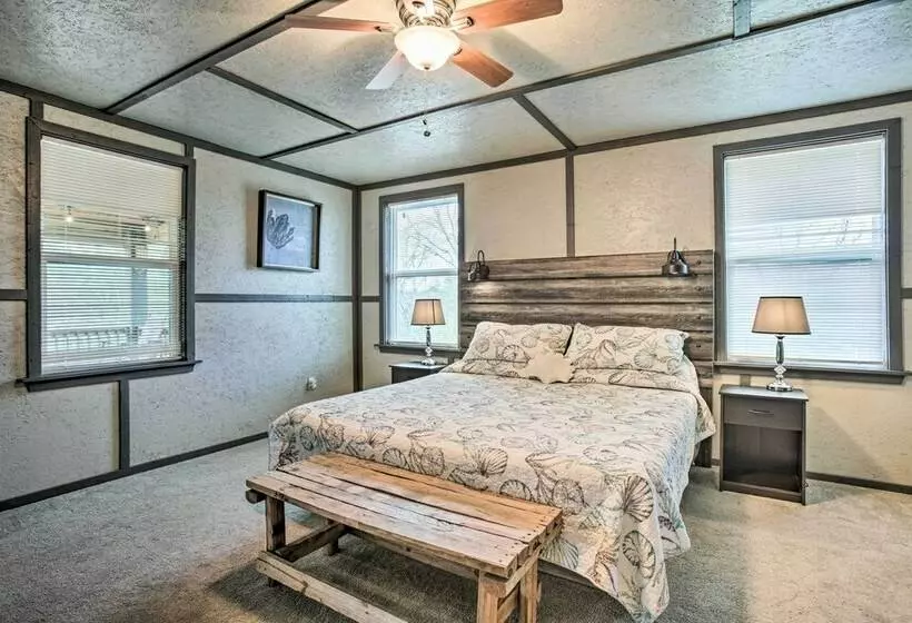 Waterfront Bay St Louis Beach House W/ Deck!