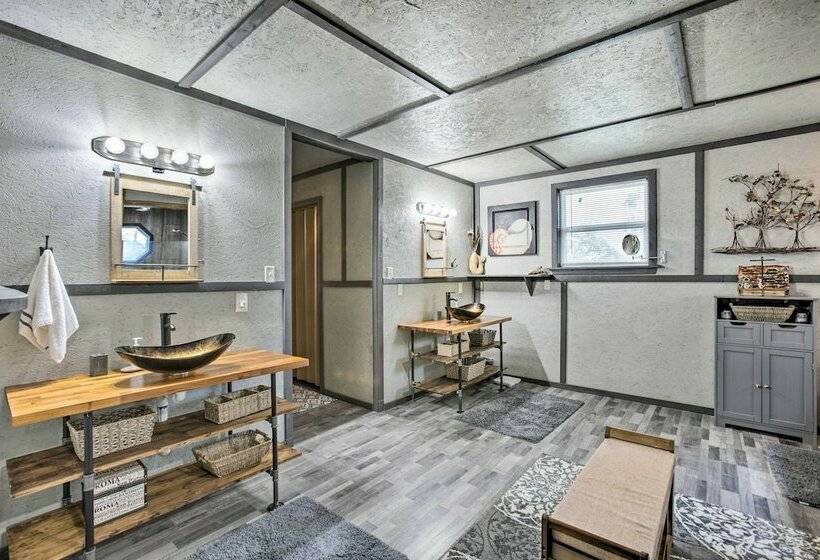 Waterfront Bay St Louis Beach House W/ Deck!