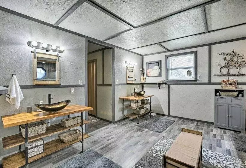 Waterfront Bay St Louis Beach House W/ Deck!