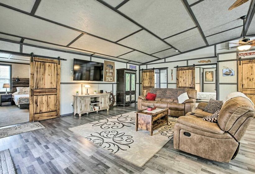 Waterfront Bay St Louis Beach House W/ Deck!