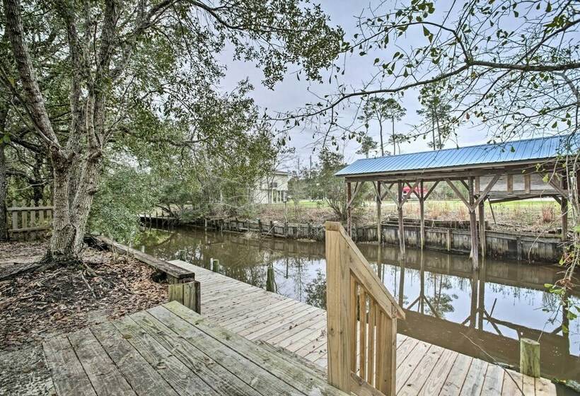 Waterfront Bay St Louis Beach House W/ Deck!