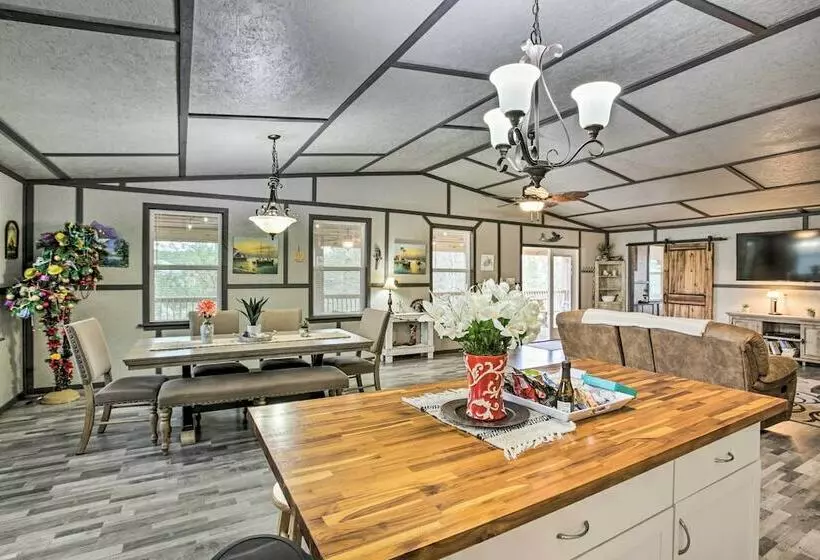 Waterfront Bay St Louis Beach House W/ Deck!