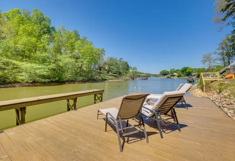 Waterfront Vacation Home On Logan Martin Lake!