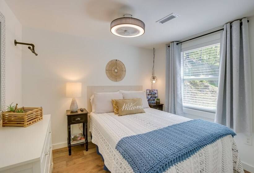 Waterfront Vacation Home On Logan Martin Lake!