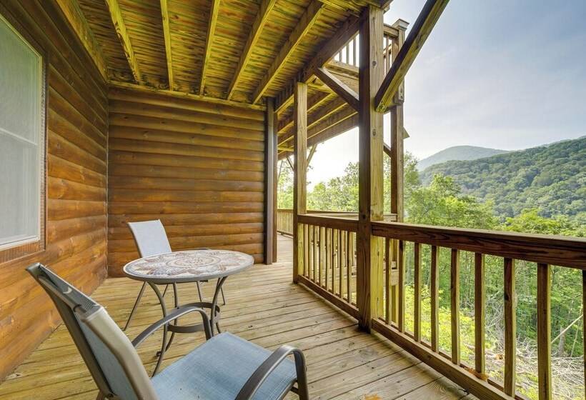 Waynesville  Mountain Top Retreat  W/ Decks!