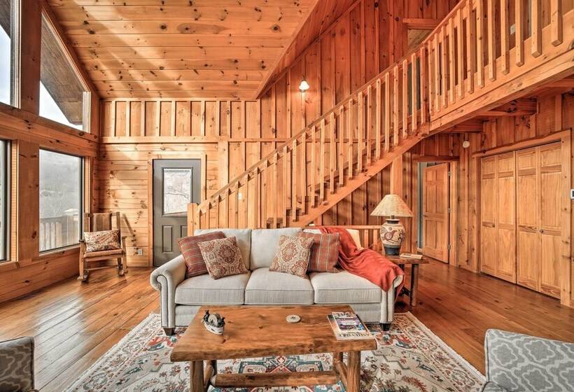 Waynesville  Mountain Top Retreat  W/ Decks!