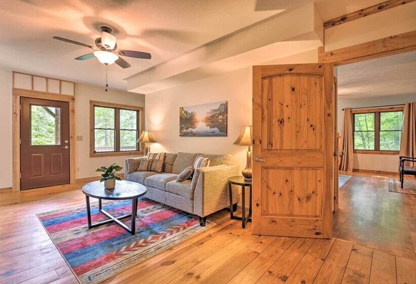 Waynesville  Mountain Top Retreat  W/ Decks!